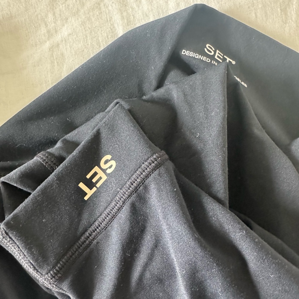 Set Active black leggings